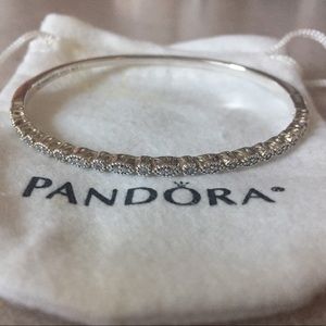 NEW Pandora classic elegance bangle in size 2